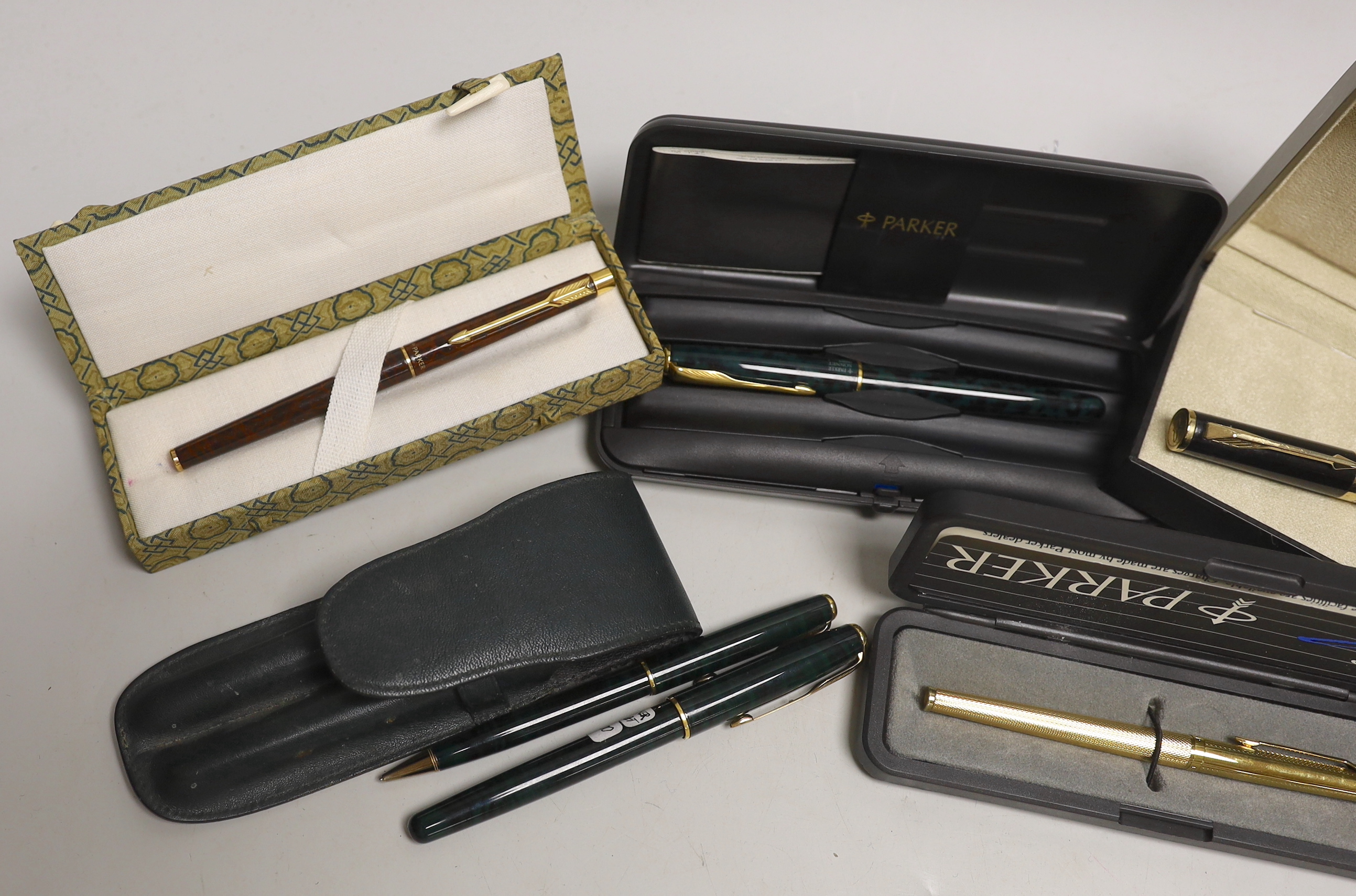 Parker pens - two Sonnet fountain pens and a ball point, a 5th fountain pen etc